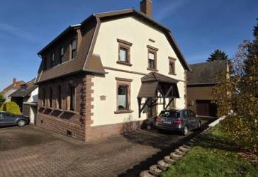 *** Freistehendes 1-2 Familienhaus mit vielen Möglichkeiten ***