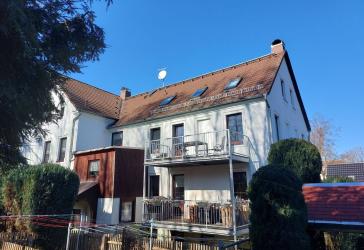 Kapitalanlage in ruhiger Nebenstraße, 8 Mietparteien, Stellplätze, Gärten und Balkone