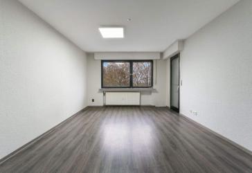 Helle 4,5 Zimmer mit überdachtem Balkon und Gäste-WC