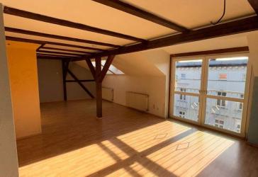 Unrenovierte 6-Raumwohnung Wohnung zur Miete im Herzen von Gera