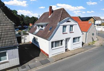 Mehr Raum, mehr Möglichkeiten - Charmantes Wohnhaus in bester Innenstadtlage von Heide.