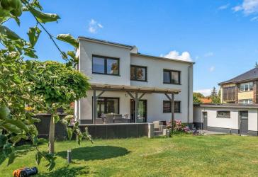 Kernsanierte Moderne mit High-End-Glück