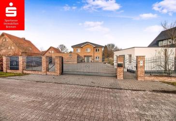Mischgebiet: Hochwertiges Einfamilienhaus mit Top Ausstattung und Nebengebäude