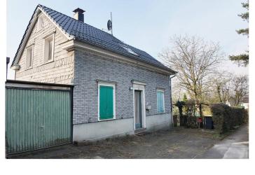 Freistehendes Einfamilienhaus mit großem Entwicklungspotenzial - gestalten Sie Ihr neues Zuhause