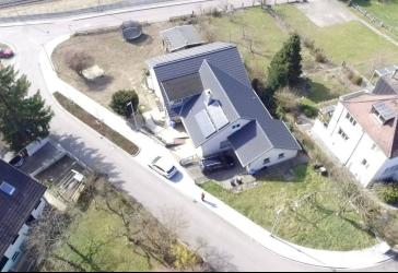 Ideal für Mehrgenerationen Wohnen - großes Haus mit zwei Garagen u. großem Garten in Grenzach-Wyhlen