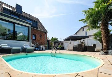 Stilvoll saniertes Familienidyll mit Pool