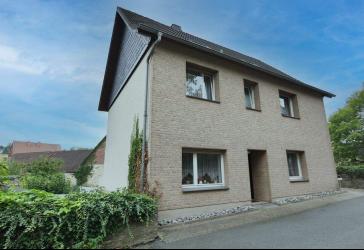 Großzügiges Einfamilienhaus mit Entwicklungspotenzial