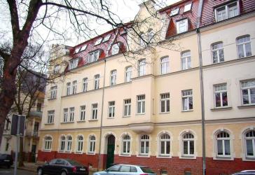 Eine ganze Etage nur für Sie! DG-Wohnung, 4 Zimmer, Gäste-WC, Balkon, vermietet!