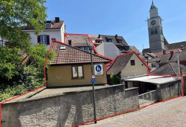 MFH mit 4 Wohnungen, 5 Garagen, 2 Carportstellplätzen und weiterer möglicher Bebauung mitten in Überlingen