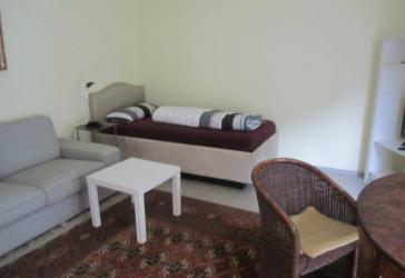 Zeitlos möbliertes Apartment in Vilich