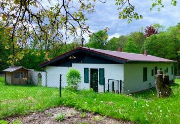 Wieder verfügbar! - Ungeschliffene Perle - großer Bungalow mit Einliegerwohnung in absoluter Alleinlage - ideal für Hundezüchter / Tierhalter