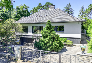 Familientraum mit Pool & Garten in Konradshöhe: Großzügiges Einfamilienhaus auf 350 m² Wohnfläche