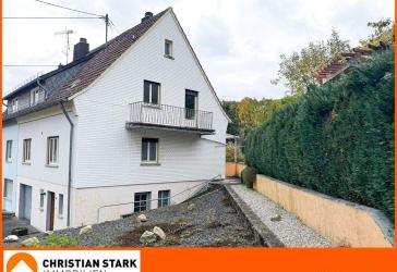 100 m² großes 1-2 Familienhaus mit Garage, ideal für handwerklich Begabte!