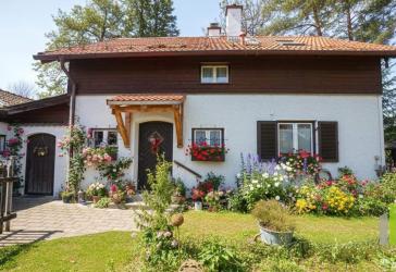 'Zwischen Isar-Idylle und München-Nähe: Perfektes Familiennest in begehrter Lage'