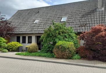 Sehr schickes und geräumiges Einfamilienhaus - auch als Zweifamilienhaus ausbaubar - für den gehobenen Anspruch in Berne