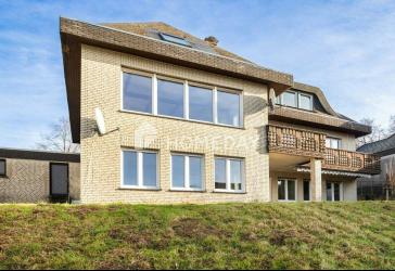 Freistehende Villa mit ganz viel Potenzial zur Entfaltung Ihrer Wohnträume