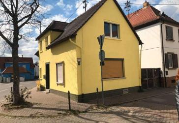 Sanierter Wohntraum - vermietetes Einfamilienhaus mit Dachterrasse in Heßheim
