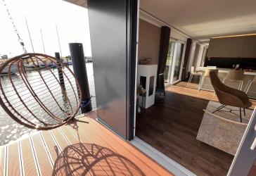 LUXUS Hausboot - 3 Etagen - 100m² Wohnen + 120 m² SONNENTERRASSE - Kamin, Kino, komplett individuell