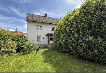Ettlingen Höhenlage Älteres Haus mit Scheune auf großem Grundstück *provisionsfrei*