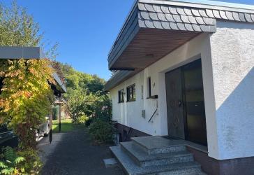 PREISREDUZIERUNG! Bungalow mit ELW und großem Garten in Bad Sobernheim zu verkaufen
