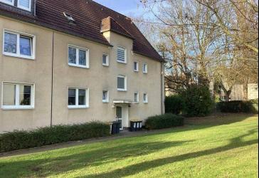 Neue Wohnung, neues Glück! Praktische 2-Zi.-DG