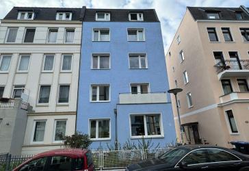 Gepflegtes Mehrfamilienhaus mit 5 Wohnungen und 4 Garagen in Lübeck- St. Lorenz-Nord