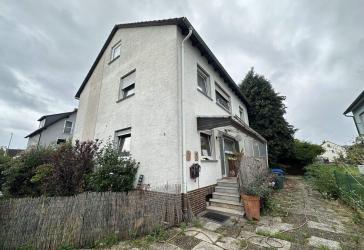 Großzügiges Einfamilienhaus auf weitläufigem Grundstück - Potenzial für weitere Bebauung