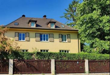 (EF1006_M) Dresden: Radebeul, neu möblierte 2-Zimmer-Wohnung in schöner Villa, Sitzecke, separater Hauseingang, WLAN