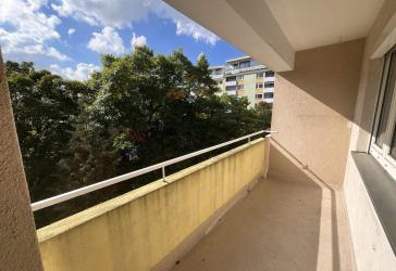 3-Zimmer-Wohnung mit 75 m² Wohnfläche und Südbalkon sofort zur Nutzung frei!