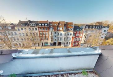 Aachen-Westpark: Grundsolide, langfristig vermietete 2-Zi.-Whg. mit Stellplatz, Loggia + Einbauküche