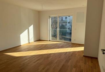 Erstbezug: 2-Zimmer-Wohnung mit Südost-Loggia, Garagenstellplatz & Kellerabteil