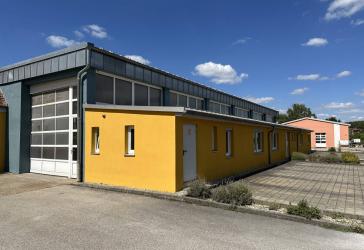 Vollständig neu renovierte Produktionshalle - zusätzliche Hallen- bzw. Büroflächen möglich