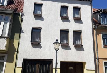 Stadthaus im Zentrum von Naumburg, klein und wird fein...