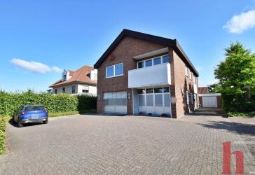 Großzügige Büroeinheit im Erdgeschoss mit Garage