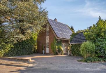 Spielerische Gestaltung der Immobilie mit Solaranlage
