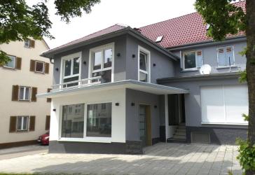 HELL & FREUNDLICH: Laden-/Büroeinheit in zentraler Lage Langenaus zu vermieten!