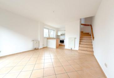 PROVISIONSFREI! 3 Zimmerwohnung im Reihenhausflair mit Terrasse/Garten, Balkon und Stellplatz!