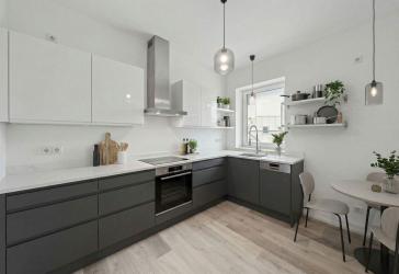 Exklusives Wohnen im Zentrum: 4 Raum Wohnung mit Balkon - Erstbezug