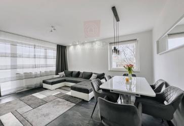 RENOVIERTE 3-ZIMMER WOHNUNG IN ATTRAKTIVER LAGE!
