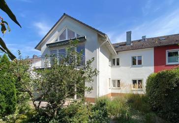 ZWEIFAMILIENHAUS FÜR WOHNEN+ARBEITEN/MEHRGENERATIONEN MIT GARAGE IN RUHIGER LAGE NÜRNBERG-MÖGELDORF