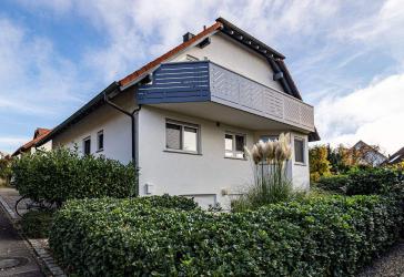 Viel Platz und Möglichkeiten: Gepflegtes 3-Familienhaus mit Einliegerwohnung