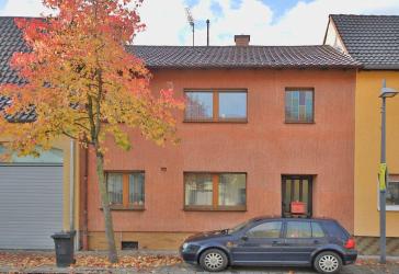 PREISREDUZIERUNG - Charmantes Reihenmittelhaus mit 141 qm Wohnfläche, Garage, Terrasse und Südgarten