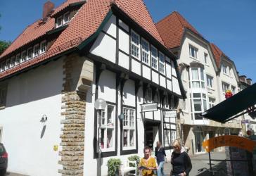 Ladenlokal mit ca. 100 m² Verkaufsfläche im EG und OG in frequentierter Innenstadtlage -Miete und Nebenkosten zzgl. MwSt.