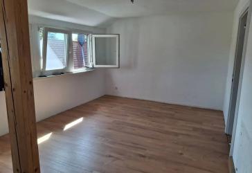 Schöne 1-2-Zimmer-DG-Wohnung in Sankt Ingbert, Hassel