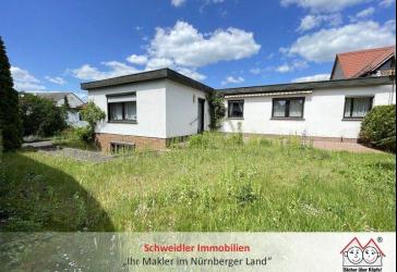 Wohnen auf einer Ebene: Bungalow mit großem Garten und Garage in Lauf a.d. Pegnitz