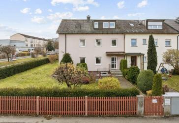 Gepflegtes 3-Familienhaus mit drei leerstehenden Einheiten und sonnigen Garten in Fürstenfeldbruck