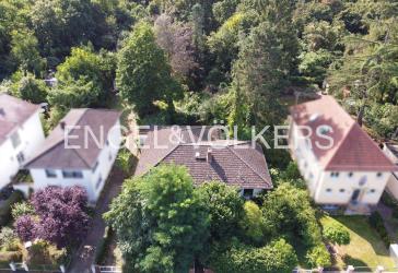 Traum-Grundstück mit Bungalow in Top-Lage!