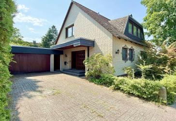 Solides & großzügiges Architektenhaus mit schönem Garten in reizvoller Wohnlage
