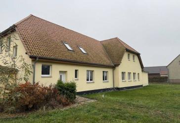 Wohnhaus mit Entwicklungspotenzial !