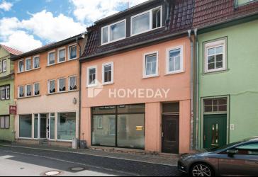 Zwei Häuser - eine Investition mit Potenzial: Wohn- und Geschäftsanwesen mit Charme und Gartenidylle